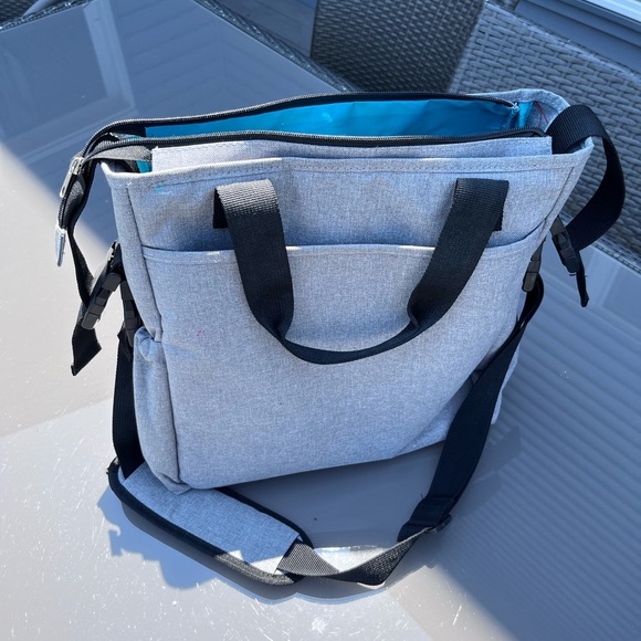 Diaper bag - Picture 2 of 7